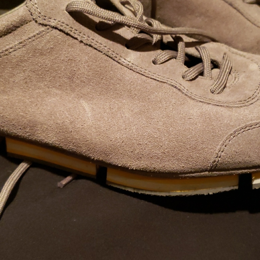 Prada shoes - Picture 2 of 4